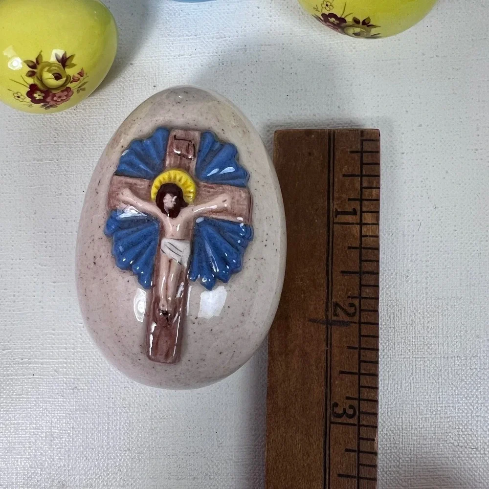 7 Vintage Easter Eggs Religious Bunny Floral‎ Hand Painted Ceramic Decor